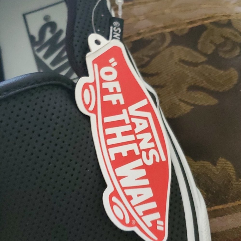 Vans leather black white sole gorgeous leather boxed new - Picture 3 of 4
